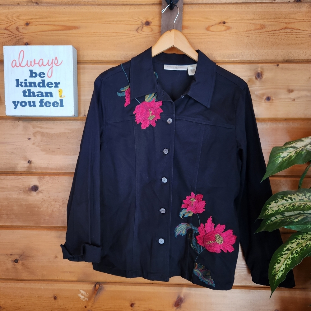 Susan Bristol Black Chambray Button Down Shirt Floral Embroider Bead Petite Sz L